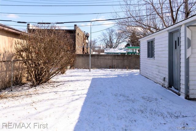 26026 Brush Street, Madison Heights, MI 48071