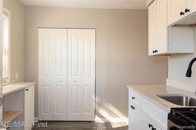 26026 Brush Street, Madison Heights, MI 48071