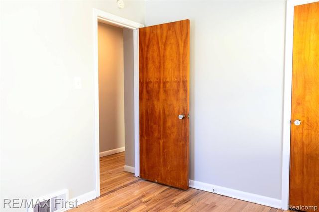 26026 Brush Street, Madison Heights, MI 48071