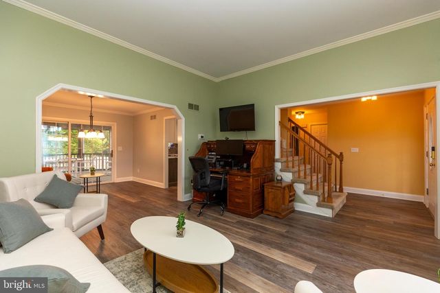 215 E FLAGSTONE DR, Newark, DE 19702