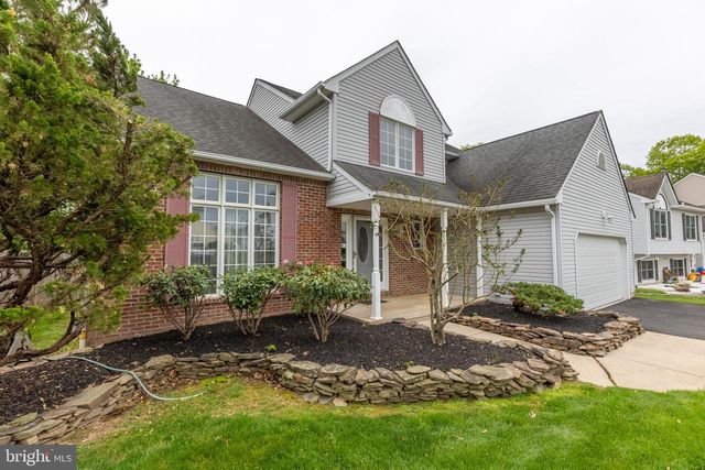 215 E FLAGSTONE DR, Newark, DE 19702