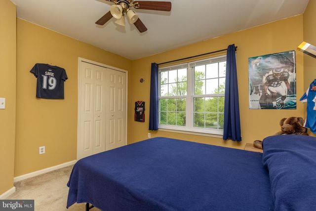 215 E FLAGSTONE DR, Newark, DE 19702