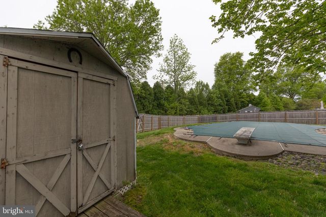 215 E FLAGSTONE DR, Newark, DE 19702