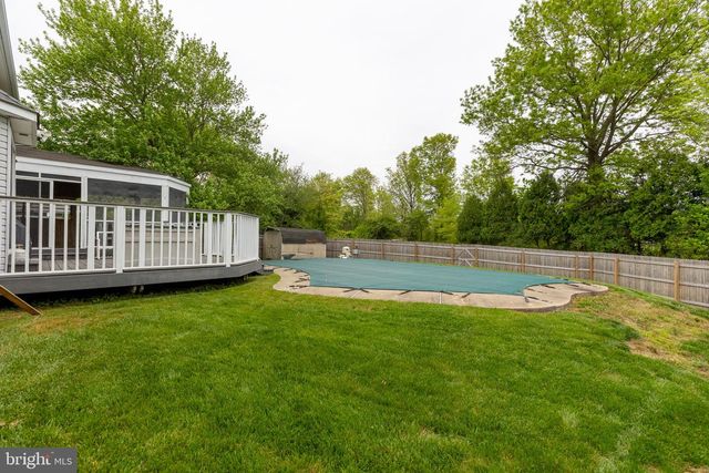 215 E FLAGSTONE DR, Newark, DE 19702