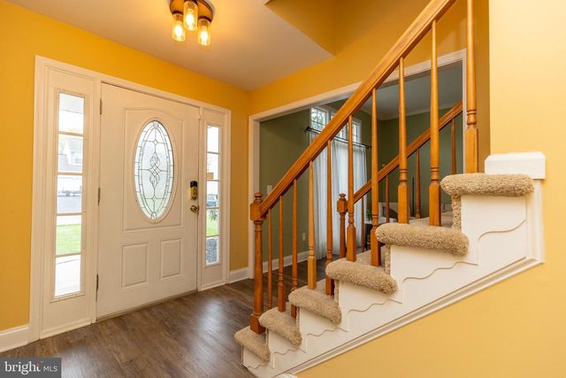 215 E FLAGSTONE DR, Newark, DE 19702