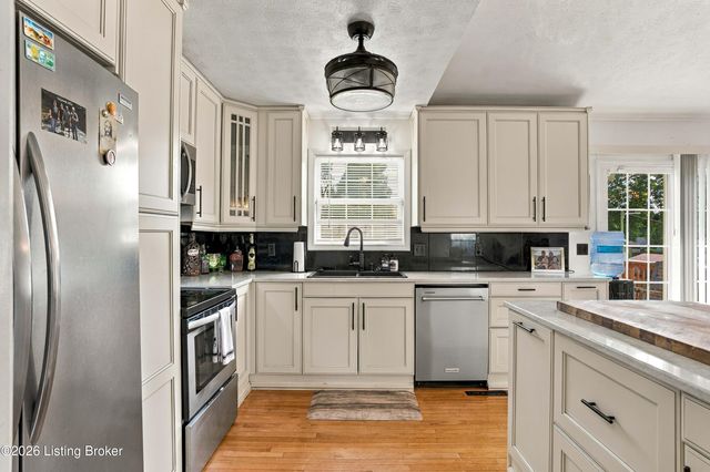 112 Seth Ct, Radcliff, KY 40160