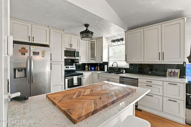 112 Seth Ct, Radcliff, KY 40160