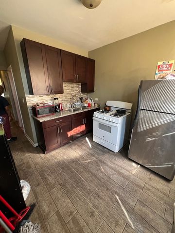 625 N MONTICELLO Avenue, Chicago, IL 60624