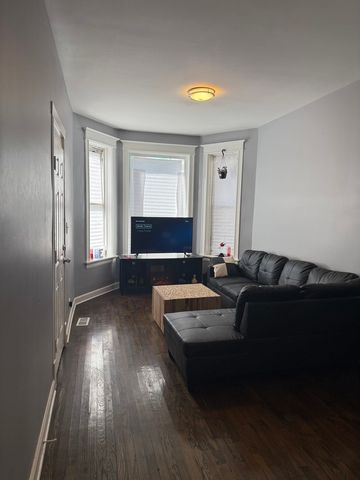 625 N MONTICELLO Avenue, Chicago, IL 60624