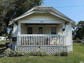 226 CHICAGO Street, East Peoria, IL 61611