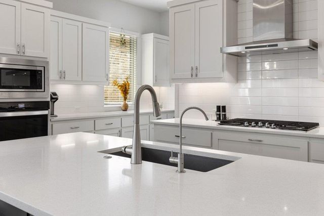 712 Sunset Vista DR, Georgetown, TX 78628