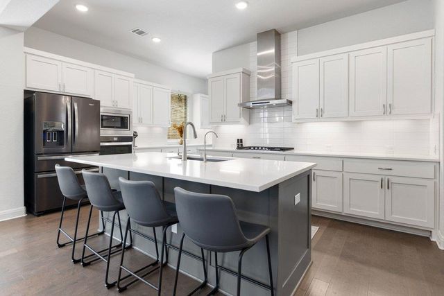 712 Sunset Vista DR, Georgetown, TX 78628