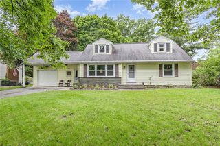 33 Fox Meadow Road, Greece, NY 14626