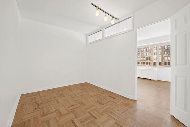 303 E 57th St Apt 11A, New York City, NY 10022