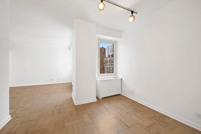 303 E 57th St Apt 11A, New York City, NY 10022
