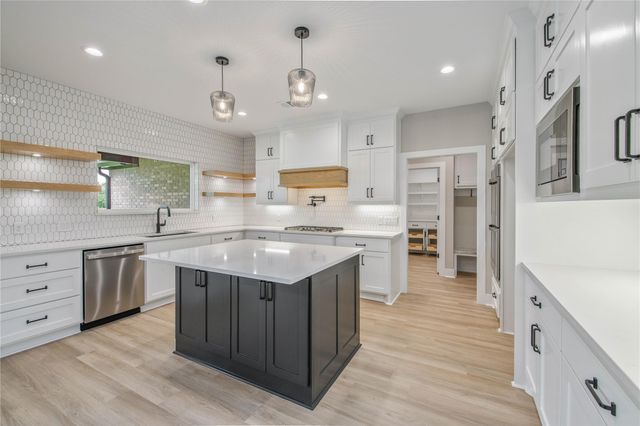 5403 Woodland Park Drive, College Station, TX 77845