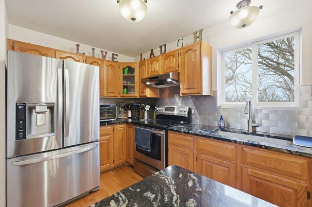 18 Prescott Circle, Madison, WI 53719