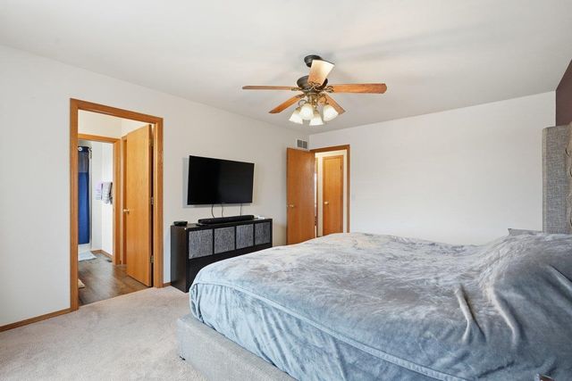 18 Prescott Circle, Madison, WI 53719