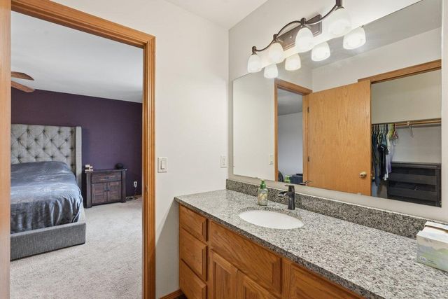 18 Prescott Circle, Madison, WI 53719