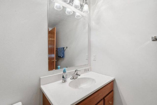 18 Prescott Circle, Madison, WI 53719