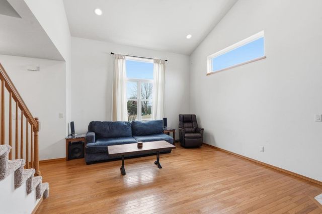 18 Prescott Circle, Madison, WI 53719