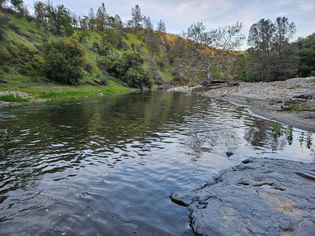 1000 Trimmer Spring Road, Sanger, CA 93657