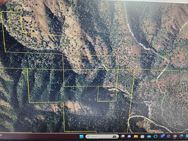 1000 Trimmer Spring Road, Sanger, CA 93657