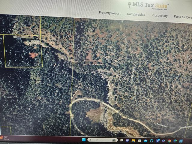 1000 Trimmer Spring Road, Sanger, CA 93657