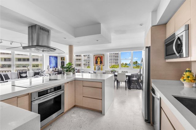 200 Ocean Lane Drive 409, Key Biscayne, FL 33149