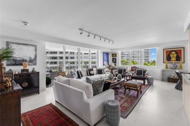 200 Ocean Lane Drive 409, Key Biscayne, FL 33149