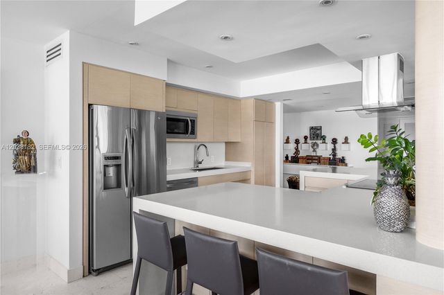 200 Ocean Lane Drive 409, Key Biscayne, FL 33149