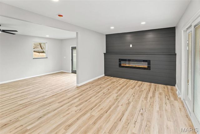 877 Longhi Road, Collinsville, IL 62234