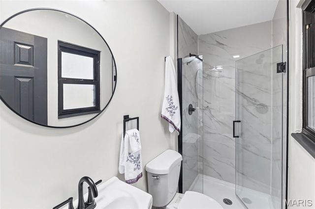 877 Longhi Road, Collinsville, IL 62234