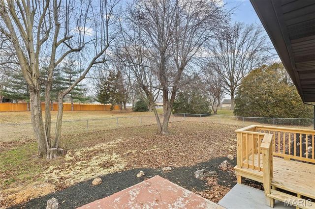 877 Longhi Road, Collinsville, IL 62234