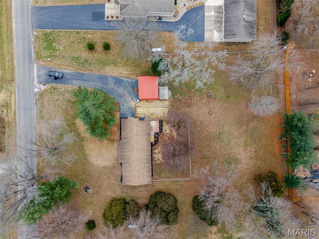 877 Longhi Road, Collinsville, IL 62234