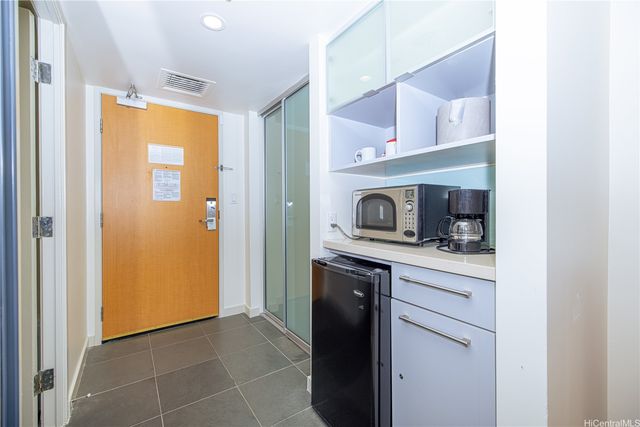 410 Atkinson Drive 1620, Honolulu, HI 96814
