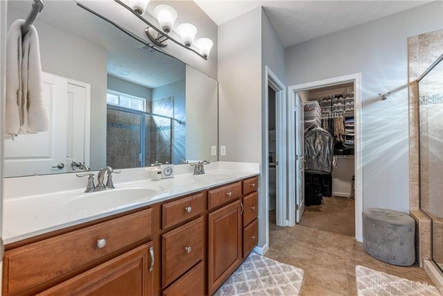 9363 Oak Brook Drive, Centerville, OH 45458