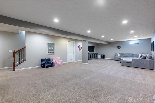 9363 Oak Brook Drive, Centerville, OH 45458