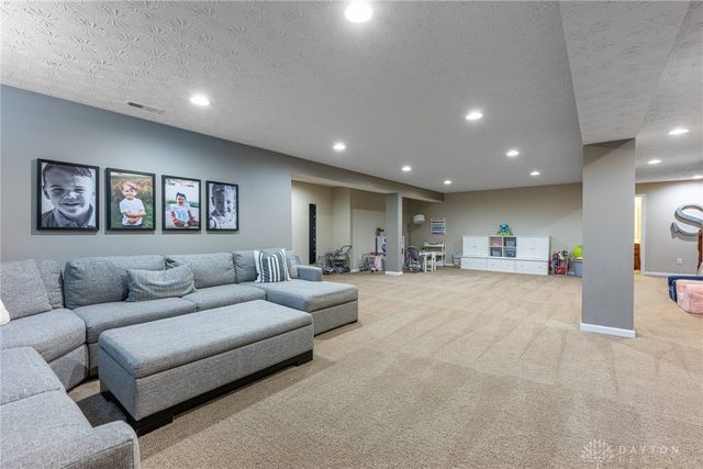 9363 Oak Brook Drive, Centerville, OH 45458