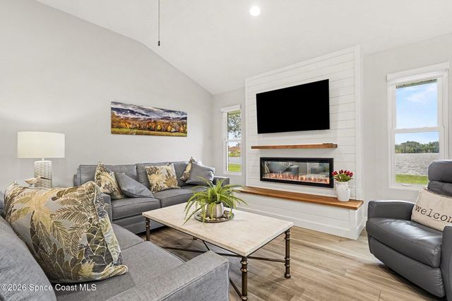 355 Lake View Lane, Palm Bay, FL 32909