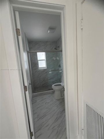 40 NW 62nd Ave, Miami, FL 33126