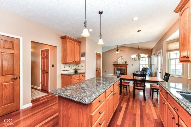 13190 Knollwood Place, Fishers, IN 46038