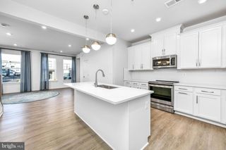 4627 OLIVINE DR #105, Chantilly, VA 20151