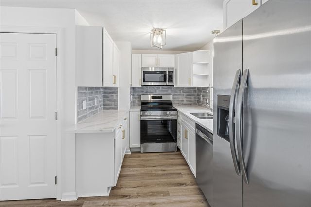 23 Benefit Street 16, Warwick, RI 02886