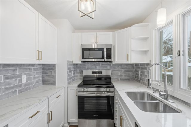 23 Benefit Street 16, Warwick, RI 02886