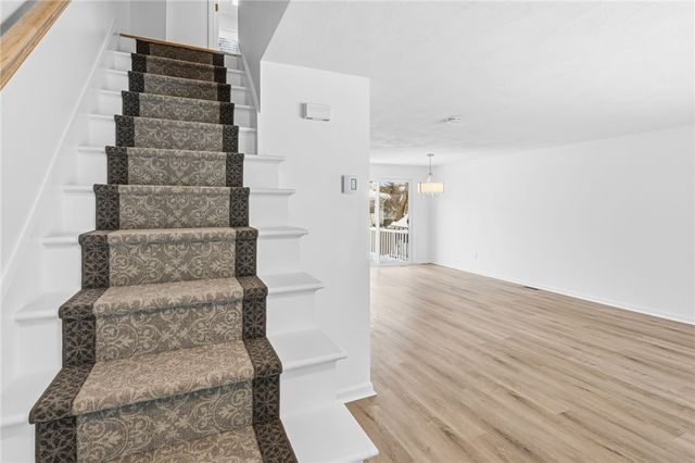 23 Benefit Street 16, Warwick, RI 02886