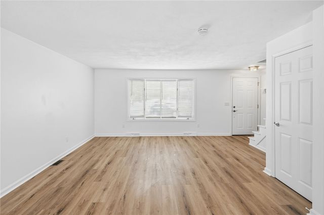 23 Benefit Street 16, Warwick, RI 02886