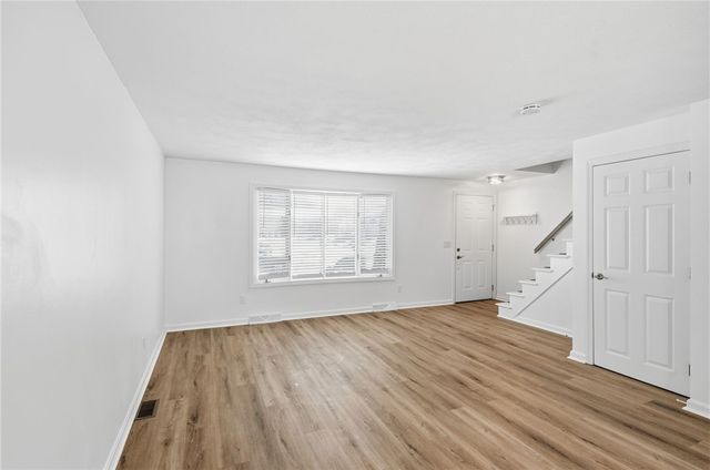23 Benefit Street 16, Warwick, RI 02886