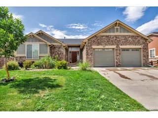 413 N De Gaulle Ct, Aurora, CO 80018
