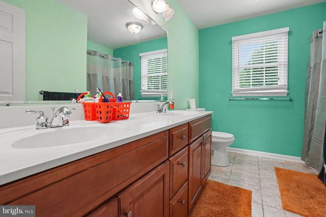 130 KOCH LN, Harrisburg, PA 17112